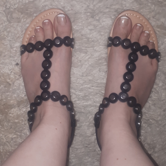 Flat sandals with chrome dots - Picture 1 of 7